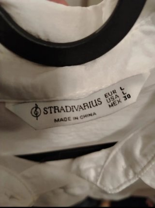 Camisa blanca corta elegante