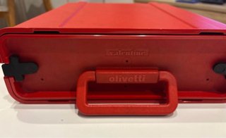 Máquina de escribir Olivetti Valentine Roja.