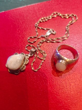 Set collana e anello con pietre