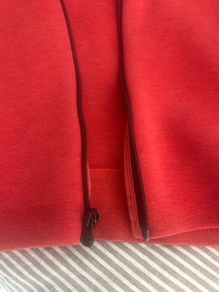Chaqueta deportiva Nike roja