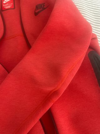 Chaqueta deportiva Nike roja