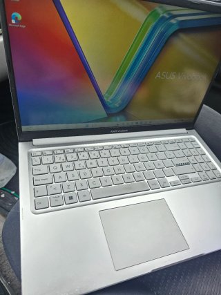 Portátil ASUS Vivobook Plata