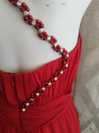 Vestido rojo festivo