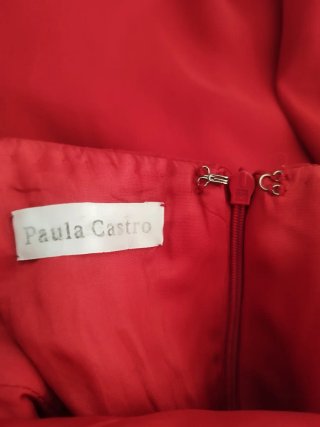 Vestido rojo festivo
