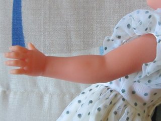 Nancy Clásica "pecosa" años 80 y traje más antiguo