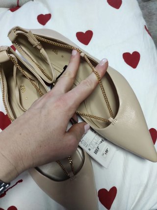 Zara Bailarinas Beige Talla 39 con Cadena Dorada