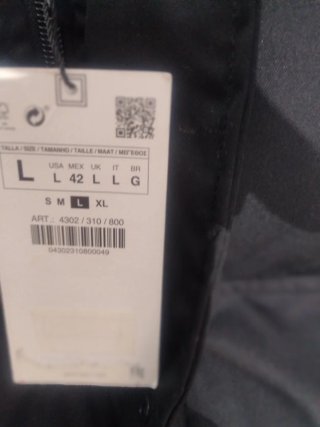 Chaleco Zara con capucha negro