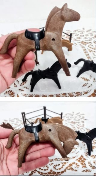 LOTE PLAYMOBIL AÑOS 80 5 CABALLOS + CERCA