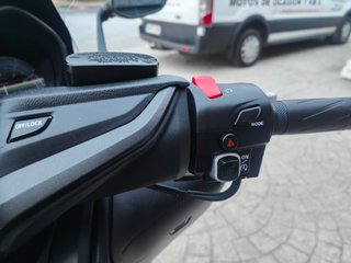 Yamaha TMAX 560 2026 - 12.000 km