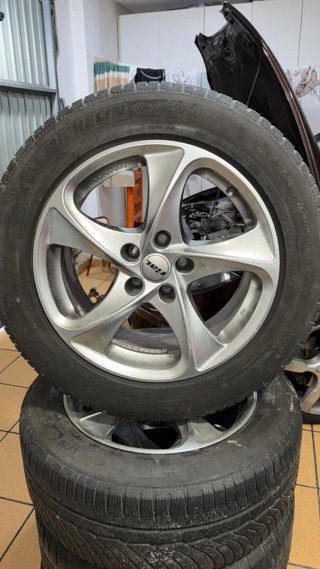 Se vende 4 llantas con rueda. Ruedas michelín