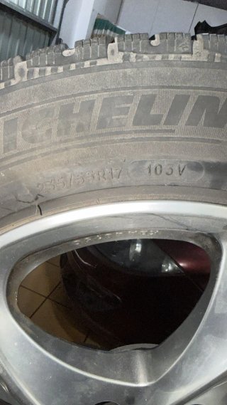 Se vende 4 llantas con rueda. Ruedas michelín