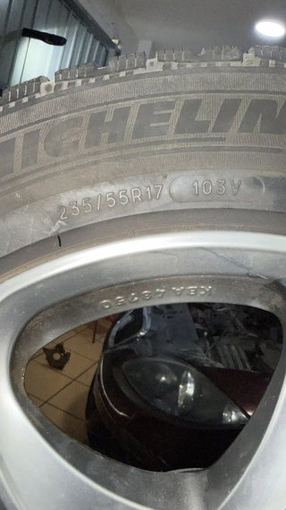 Se vende 4 llantas con rueda. Ruedas michelín