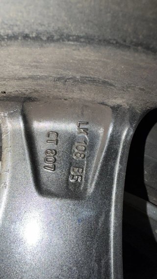 Se vende 4 llantas con rueda. Ruedas michelín