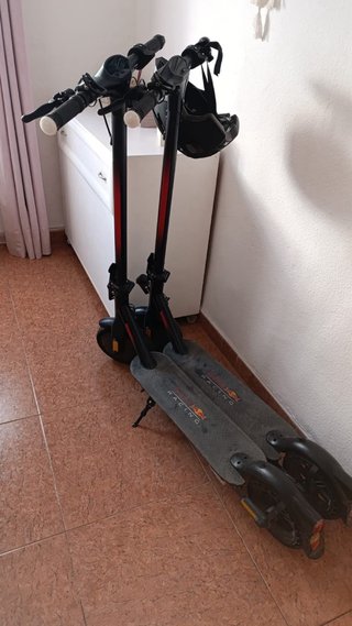 2 Monopattini Elettrici Red Bull
