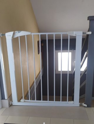 Barrera/puerta de seguridad infantil. MUNCHKIN.