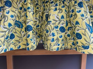 Vestido Sfera volantes amarillo y azul