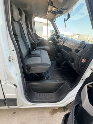Nissan NV400 2016
