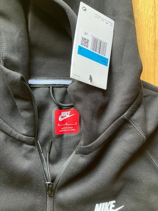 Conjunto Nike Tech Gris y Negro Talla M