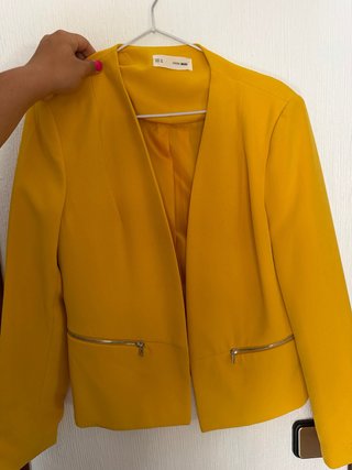 Chaqueta Sfera Basic Amarilla Talla M