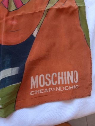Foulard seta Moschino Cheap and Chic