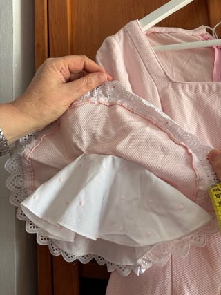 Traje de Gitana rosa con volantes