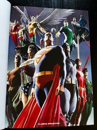 LOS MEJORES SUPERHEROES MUNDO (DC Cómics)