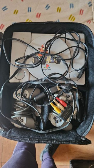 Console PlayStation 1 + 6 Giochi