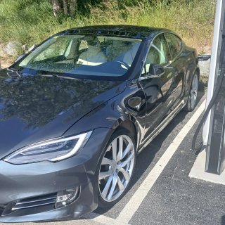 Tesla Model S 2018