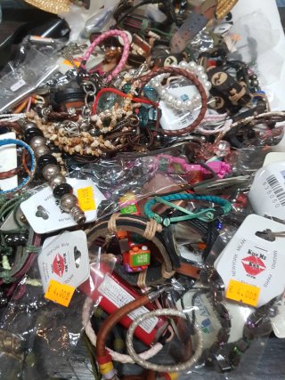 Lote de pulseras para tienda. O mercadillo