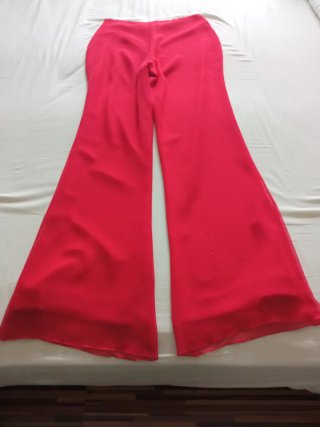 Pantalón y chaleco cruzado rojo