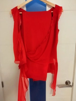 Pantalón y chaleco cruzado rojo