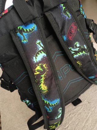 Mochila escolar dinosaurios ROAR