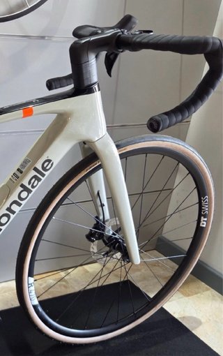 Ruedas nuevas DT-Swiss 470+neumaticos Vittoria 32”