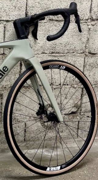 Ruedas nuevas DT-Swiss 470+neumaticos Vittoria 32”