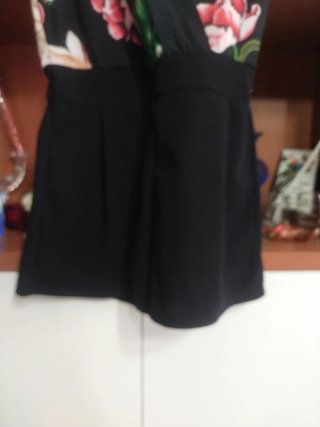 Tutina floreale nera