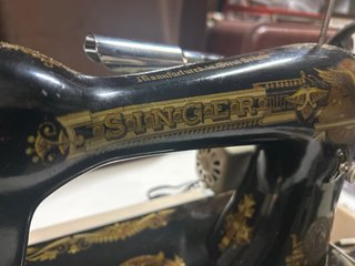 Máquina de coser Singer antigua