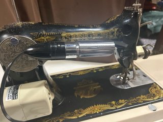 Máquina de coser Singer antigua