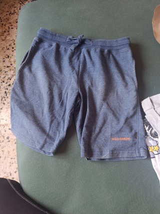 Ropa de verano de diferentes tallas de niño