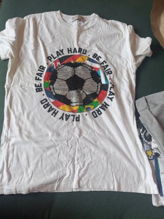 Ropa de verano de diferentes tallas de niño