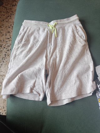 Ropa de verano de diferentes tallas de niño