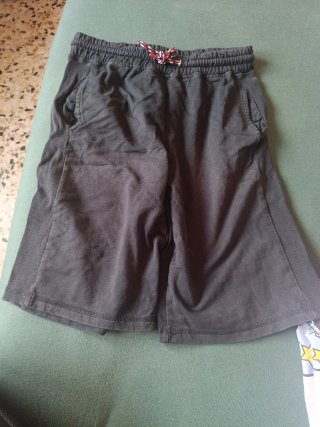 Ropa de verano de diferentes tallas de niño
