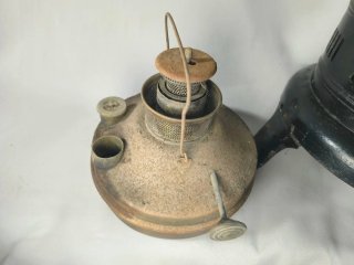 Antigua estufa queroseno para restaurar