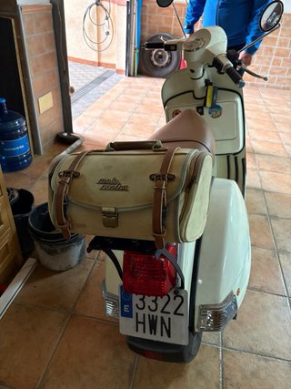 LML Star Scooter Marrón y Blanco 125cc