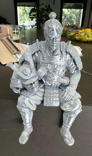 Figura Samurai con Casco