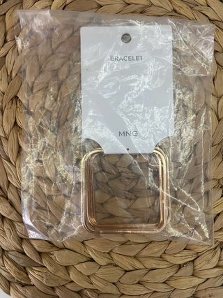 Pulseras Doradas Cuadradas Mango