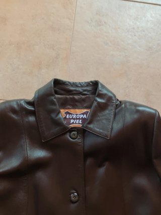 Abrigo de piel color chocolate, peleteria