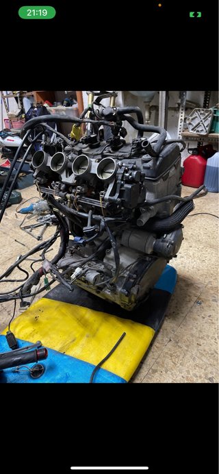 Motor Suzuki GSXR 600 K5 con instalación
