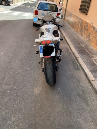 Suzuki GSXR600 K7 Blanca