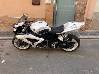Suzuki GSXR600 K7 Blanca