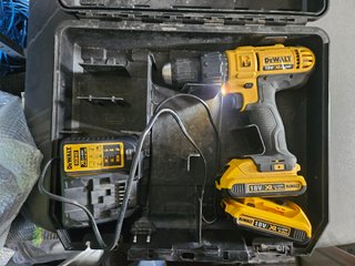Trapano Tassellatore DeWalt XR con accessori